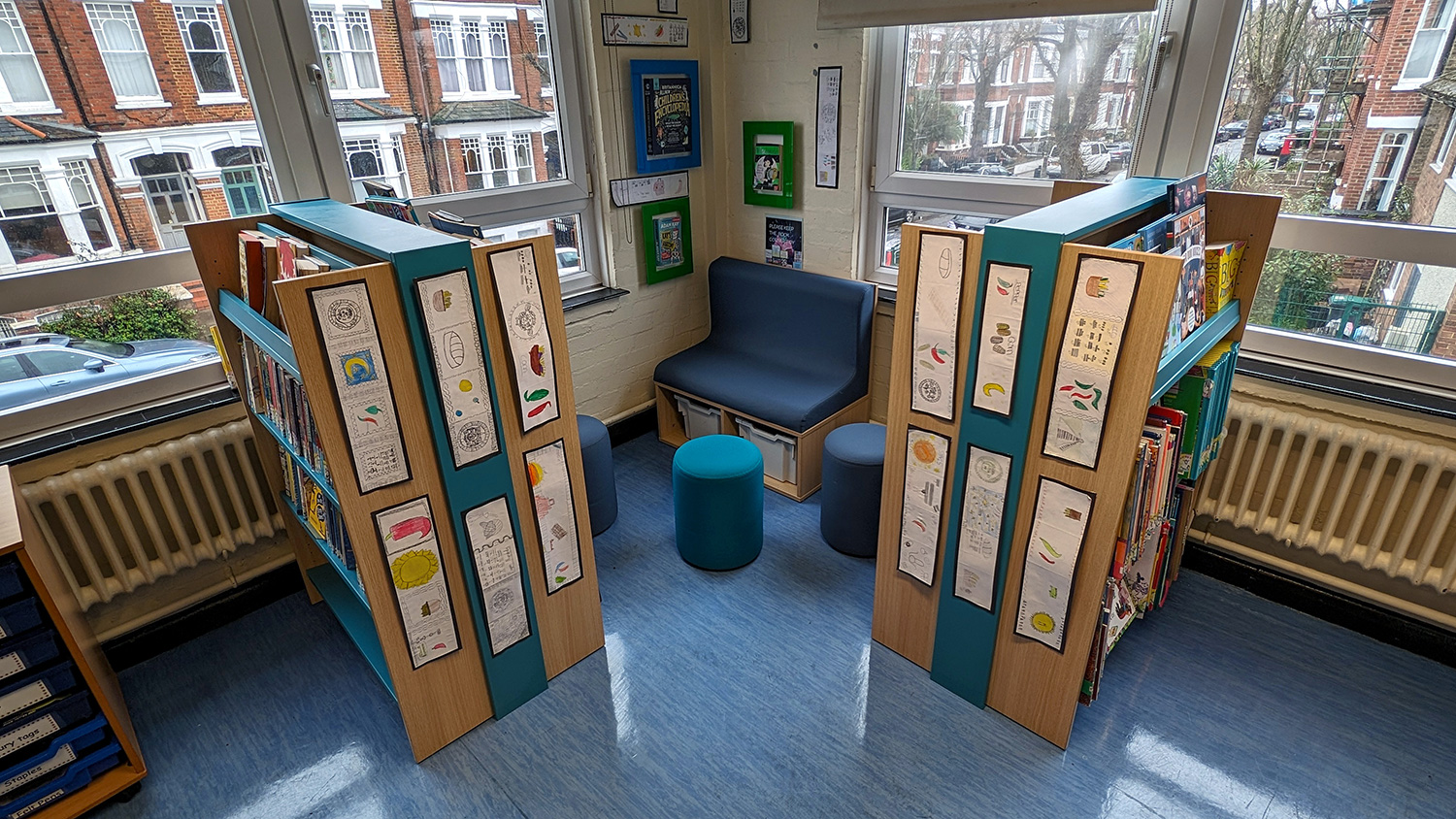 CLASSROOM BOOK CORNER